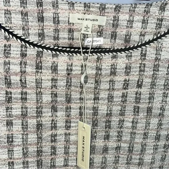 Max  Studio Top - Picture 3 of 6